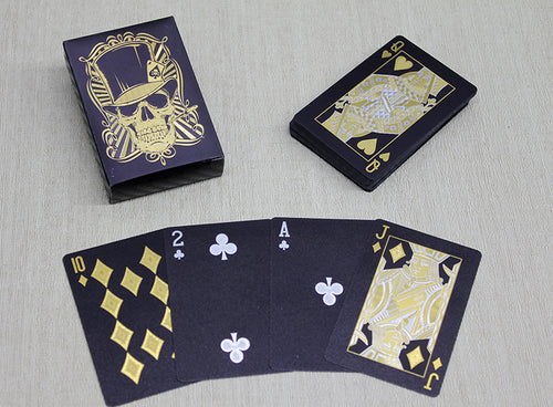 Altın Kurukafa Tasarımlı Siyah İskambil Oyun Kartı