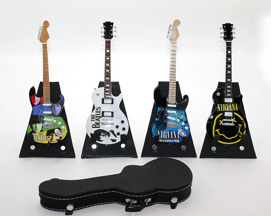 Çantalı Gitar Figürü